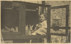 Nena amb conillets