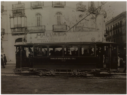 Tramvia de Barcelona amb publicitat de Malvasia de Sitges