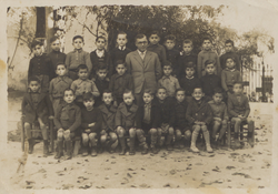 Grup escolar amb el mestre Ramon Vilalta
